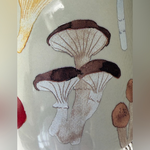 NWOT MUG MUSHROOM DESIGN - Picture 5 of 12